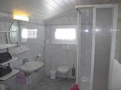 Ein Badezimmer in der Unterkunft Aurora Appartement WEISSMIES by FeWo-PLAN SAAS232