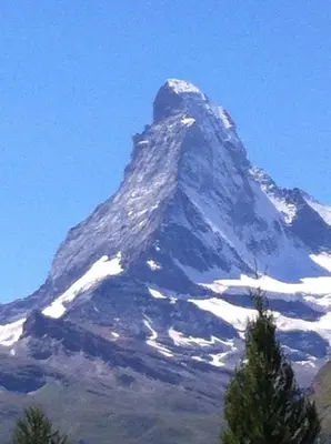 Ein allgemeiner Bergblick oder ein Berglick von der Ferienwohnung aus