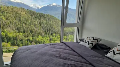 Ein allgemeiner Bergblick oder ein Berglick von der Ferienwohnung aus