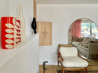 Ein Sitzbereich in der Unterkunft Sonnenhof Juliet - design-led Swiss luxury