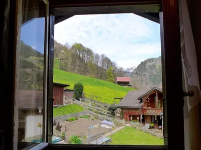 Ein allgemeiner Bergblick oder ein Berglick von der Ferienwohnung aus