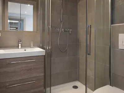 Ein Badezimmer in der Unterkunft Apartment Tsaumiau A22 by Interhome