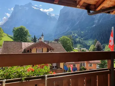 Ein allgemeiner Bergblick oder ein Berglick von der Ferienwohnung aus
