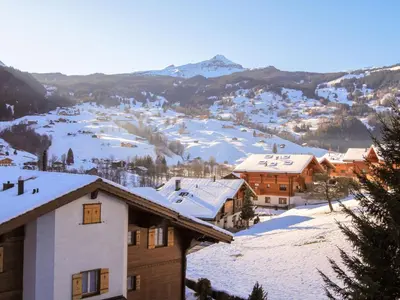 Ein allgemeiner Bergblick oder ein Berglick von der Ferienwohnung aus