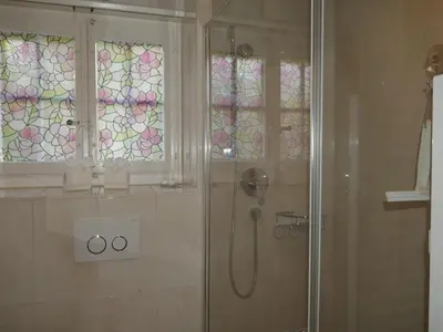Ein Badezimmer in der Unterkunft Apartment Chalet Anna by Interhome