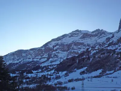 Ein allgemeiner Bergblick oder ein Berglick von der Ferienwohnung aus