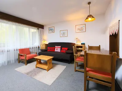 Ein Sitzbereich in der Unterkunft Apartment Ringstrasse Apt 115 by Interhome