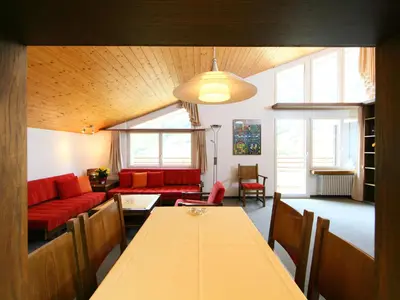 Ein Sitzbereich in der Unterkunft Apartment Ringstrasse Apt 511 by Interhome