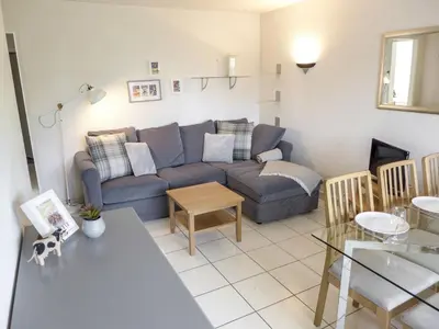 Ein Sitzbereich in der Unterkunft Apartment Barzettes-Vacances 454 - Entrée N- 14 by Interhome