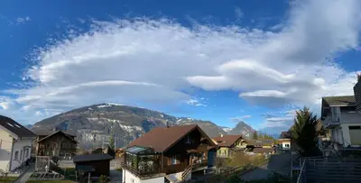 Ein allgemeiner Bergblick oder ein Berglick von der Ferienwohnung aus