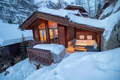 Chalet A la Casa im Winter