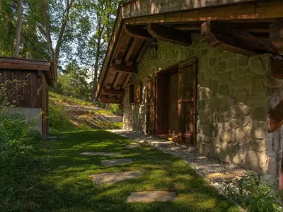 Ein Garten an der Unterkunft Base Camp COSY chalet 4 personnes
