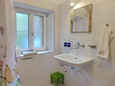 Ein Badezimmer in der Unterkunft Apartment Beim Thor Klein by Interhome