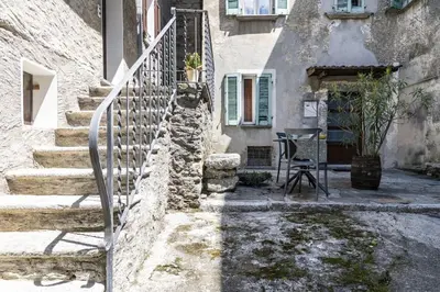 Das Gebäude in dem sich das Chalet befindet
