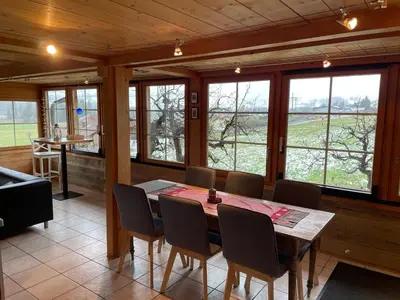 Ein Sitzbereich in der Unterkunft Edelweiss 4 Zi Ferienwohnung in Landhaus