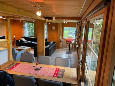 Ein Sitzbereich in der Unterkunft Edelweiss 4 Zi Ferienwohnung in Landhaus