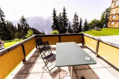 Ein allgemeiner Bergblick oder ein Berglick von der Ferienwohnung aus