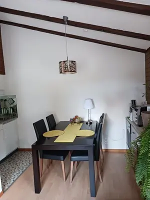 Ein Sitzbereich in der Unterkunft Urgemütliche Ferienwohnung, zentral und doch ruhig