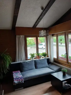 Ein Sitzbereich in der Unterkunft Urgemütliche Ferienwohnung, zentral und doch ruhig