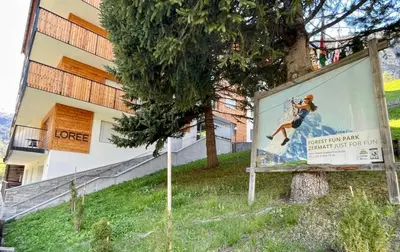 Ein Garten an der Unterkunft Holiday Escape Studio - Stylish & Central - steps to Matterhorn gondola