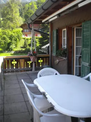 Ein Balkon oder eine Terrasse in der Unterkunft Chalet uf em Stutz 1