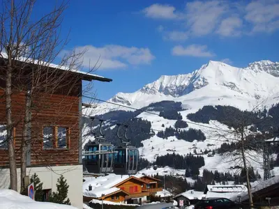 Ein allgemeiner Bergblick oder ein Berglick von der Ferienwohnung aus