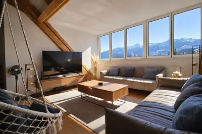 Ein allgemeiner Bergblick oder ein Berglick von der Ferienwohnung aus