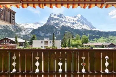 Ein allgemeiner Bergblick oder ein Berglick von der Ferienwohnung aus