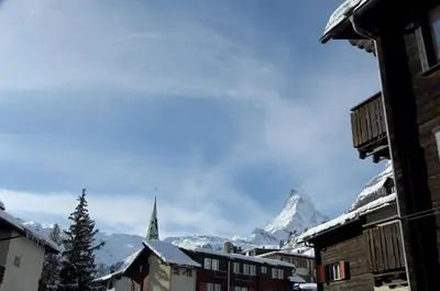 Ein allgemeiner Bergblick oder ein Berglick von des Chalets aus