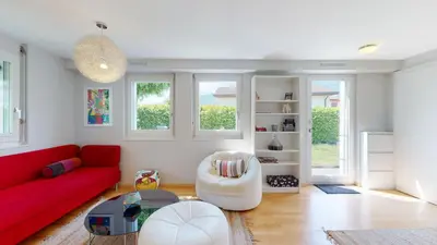 Ein Sitzbereich in der Unterkunft Spacious studio in a quiet area of Sierre