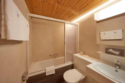 Ein Badezimmer in der Unterkunft Hotel Waldhaus