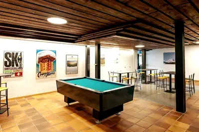 Ein Billardtisch in der Unterkunft Small but WOW! Studio with pool @ the central lake