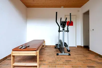 Das Fitnesscenter und/oder die Fitnesseinrichtungen in der Unterkunft Small but WOW! Studio with pool @ the central lake