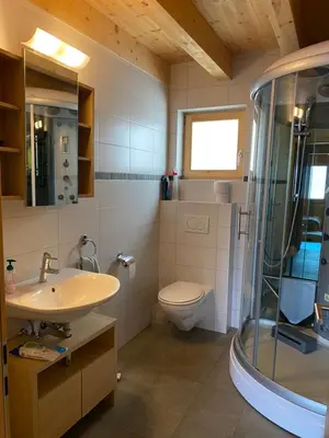 Ein Badezimmer in der Unterkunft La Pourvoirie - 4 Vallées - Thyon-Les Collons, 10 pers, ski à 200 m, 4 parkings, vue fantastique !