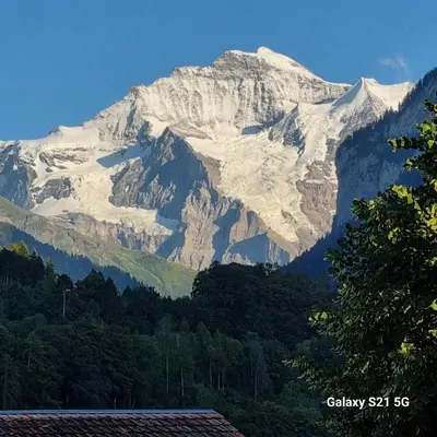 Ein allgemeiner Bergblick oder ein Berglick von der Ferienwohnung aus