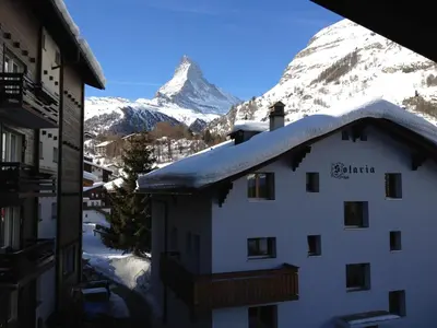 Ein allgemeiner Bergblick oder ein Berglick von der Ferienwohnung aus