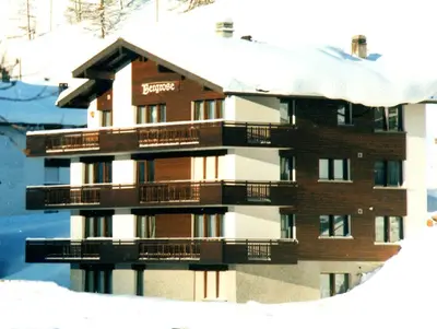 Das Gebäude in dem sich die Ferienwohnung befindet