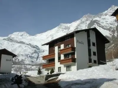 Ein allgemeiner Bergblick oder ein Berglick von der Ferienwohnung aus