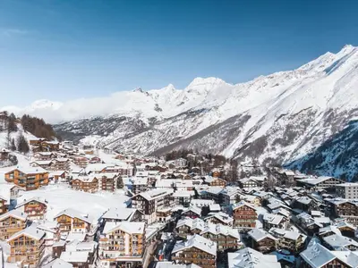 Ein allgemeiner Bergblick oder ein Berglick von der Ferienwohnung aus