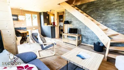 Ein Sitzbereich in der Unterkunft Chalet Eichhornli, Riederalp Golmenegg