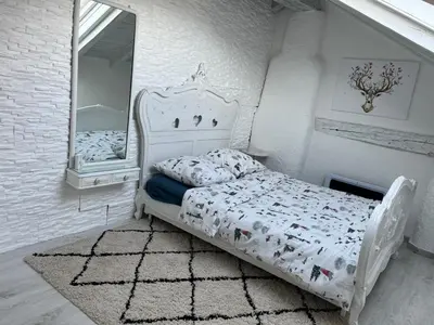 Ein Bett oder Betten in einem Zimmer der Unterkunft Les coeurs brisés