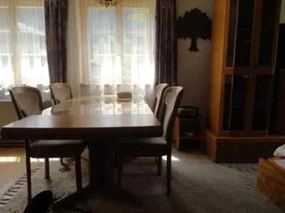 Ein Sitzbereich in der Unterkunft Schweiz ,Lenk Ferienwohnung,Kinderfreundl,Seniorenfreundlich