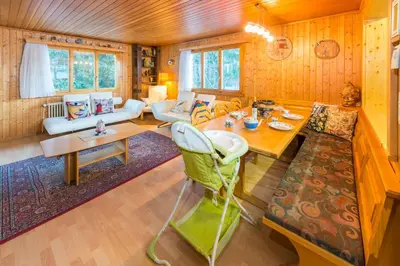 Ein Sitzbereich in der Unterkunft Chalet Sven & Marc Grächen, Niedergrächen Vallis