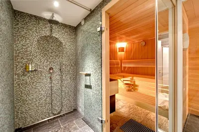 Ein Badezimmer in der Unterkunft Chalet Chloe - Saas-Fee