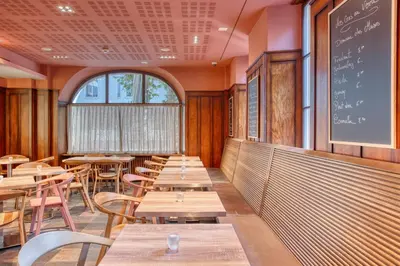 Ein Restaurant oder anderes Speiselokal in der Unterkunft Hôtel Au Terminus