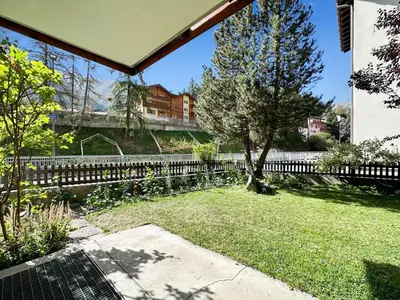 Ein Garten an der Unterkunft Studio Marmotta - Zermatt