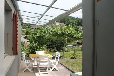 Ein allgemeiner Bergblick oder ein Berglick von der Ferienwohnung aus