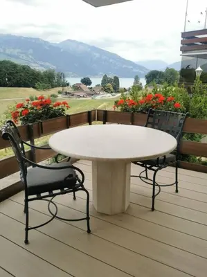 Ein allgemeiner Bergblick oder ein Berglick von der Ferienwohnung aus