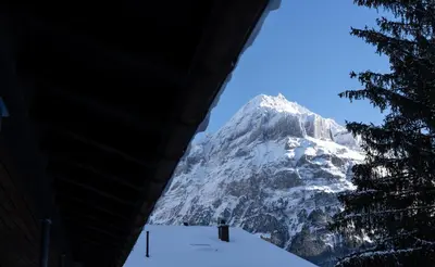 Ein allgemeiner Bergblick oder ein Berglick von der Ferienwohnung aus