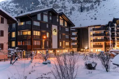 Ein allgemeiner Bergblick oder ein Berglick von des Hotels aus
